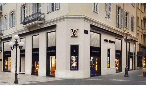 louis vuitton store employee discount